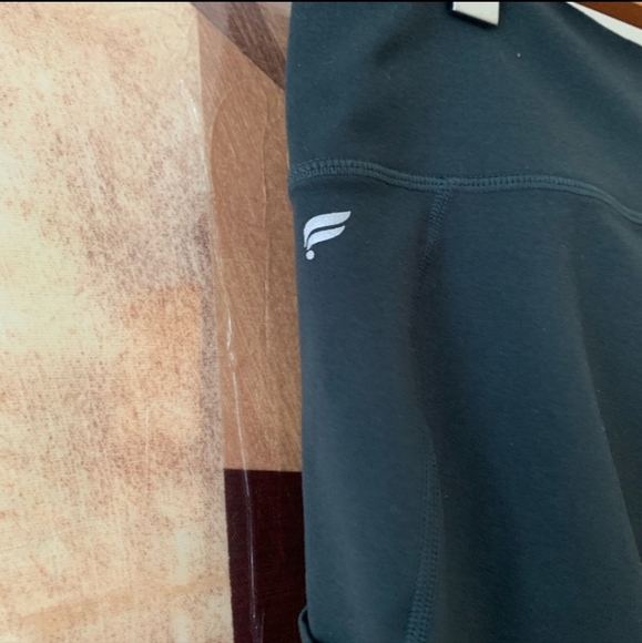 Fabletics Mila High-Waisted Pocket Capri Leggings - Picture 7 of 9